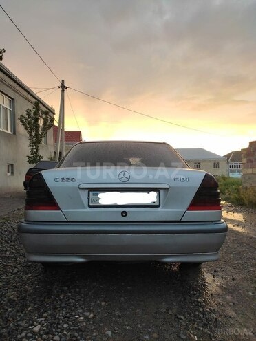 Mercedes C 220 2000, 385,000 km - 2.2 л - Tovuz