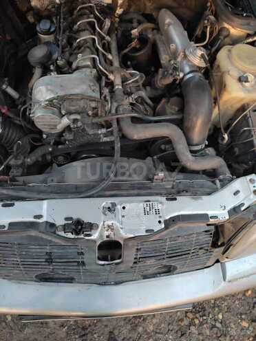 Mercedes C 220 2000, 385,000 km - 2.2 л - Tovuz