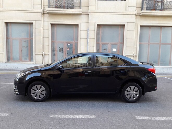 Toyota Corolla 2017, 68,000 km - 1.6 l - Bakı