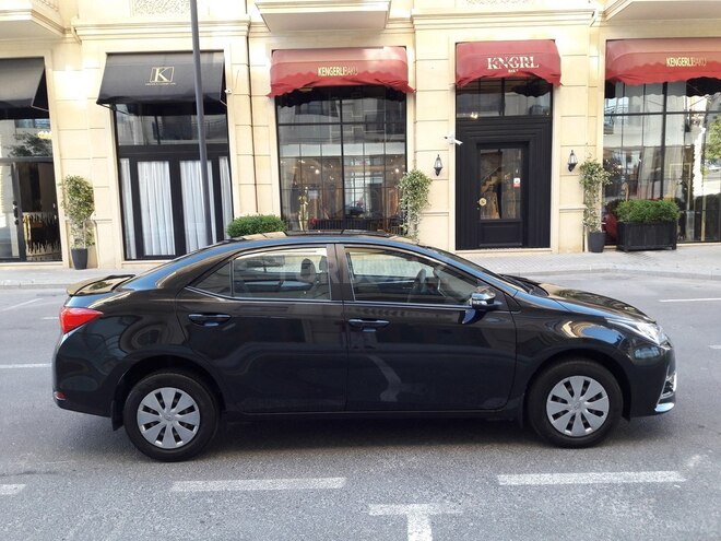 Toyota Corolla 2017, 68,000 km - 1.6 l - Bakı