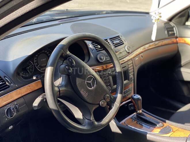 Mercedes E 220 2008, 218,000 km - 2.2 l - Bakı