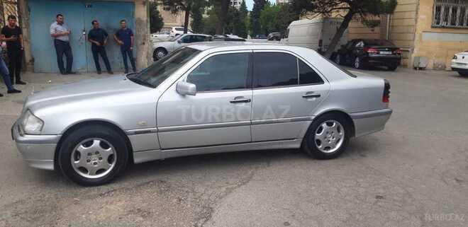 Mercedes C 220 1999, 328,552 km - 2.2 л - Bakı