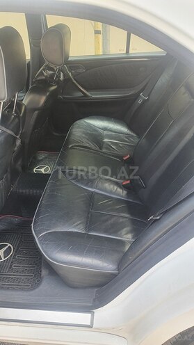 Mercedes E 220 2001, 257,000 km - 2.2 l - Bakı