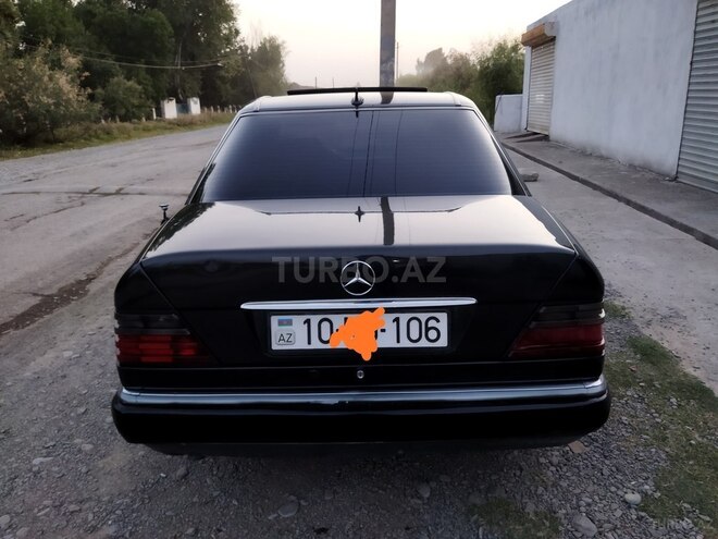 Mercedes E 200 1995, 127,545 km - 2.0 л - Ucar