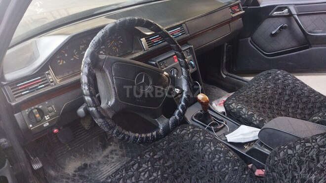 Mercedes E 200 1995, 127,545 km - 2.0 л - Ucar