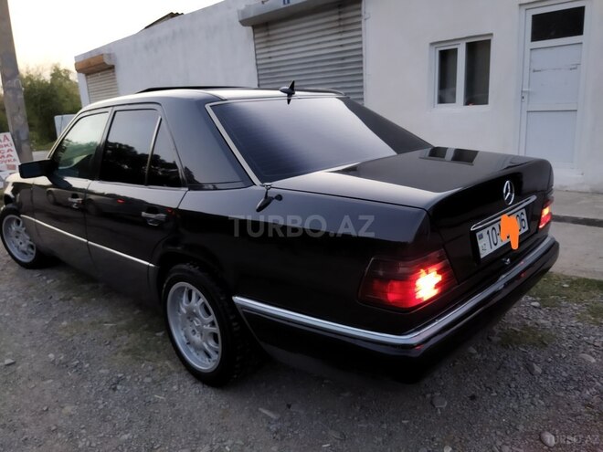 Mercedes E 200 1995, 127,545 km - 2.0 л - Ucar