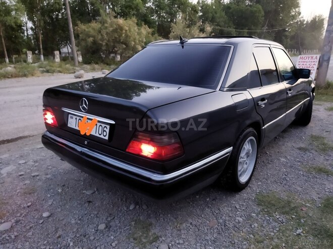 Mercedes E 200 1995, 127,545 km - 2.0 л - Ucar