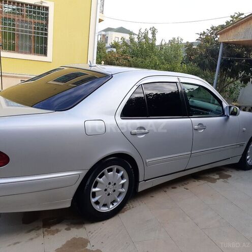 Mercedes E 220 1999, 427,000 km - 2.2 l - Bakı