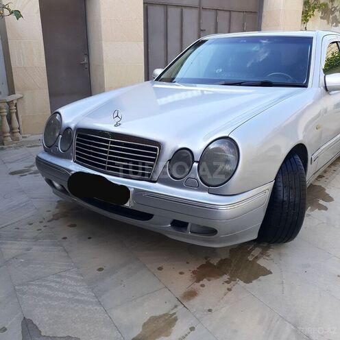Mercedes E 220 1999, 427,000 km - 2.2 l - Bakı