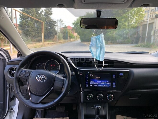 Toyota Corolla 2018, 107,000 km - 1.6 l - Bakı