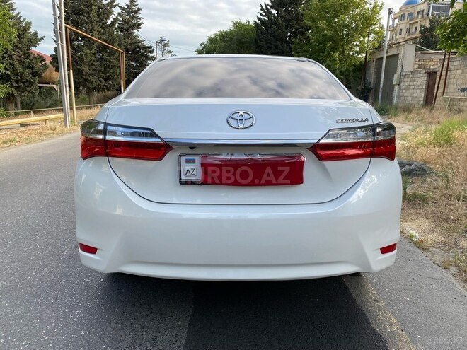 Toyota Corolla 2018, 107,000 km - 1.6 l - Bakı