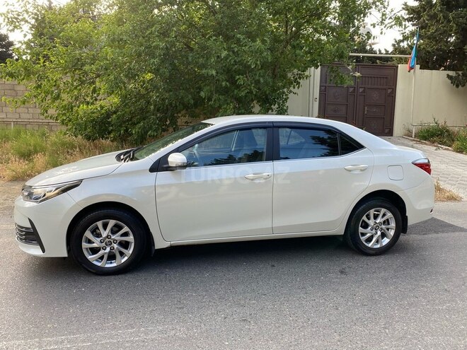 Toyota Corolla 2018, 107,000 km - 1.6 l - Bakı