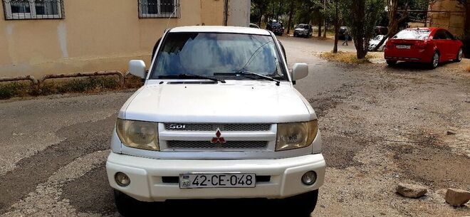 Mitsubishi Pajero io 2000, 300,000 km - 1.8 l - Bakı