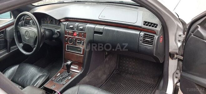 Mercedes E 230 1996, 343,000 km - 2.3 l - Gəncə