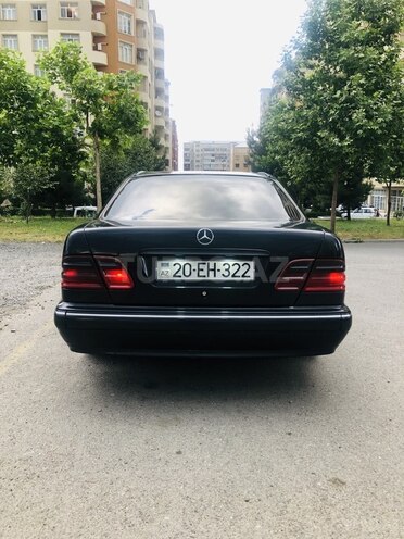 Mercedes E 220 2000, 365,213 km - 2.2 л - Gəncə