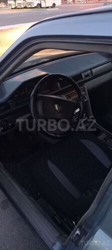 Mercedes E 200 1988, 372,706 km - 2.0 l - Bakı