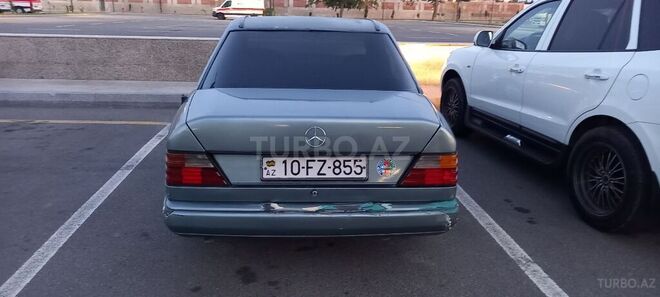 Mercedes E 200 1988, 372,706 km - 2.0 l - Bakı