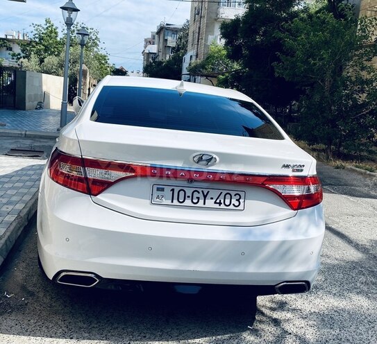 Hyundai Grandeur 2015, 141,450 km - 2.2 l - Bakı