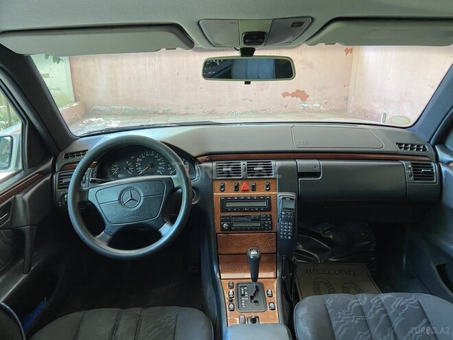Mercedes E 220 1998, 380,000 km - 2.2 l - Bakı