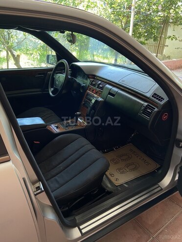 Mercedes E 220 1998, 380,000 km - 2.2 l - Bakı