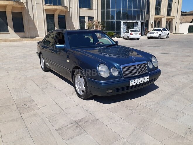 Mercedes E 220 1999, 375,000 km - 2.2 l - Bakı