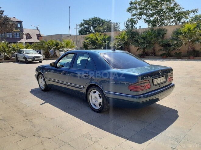 Mercedes E 220 1999, 375,000 km - 2.2 l - Bakı