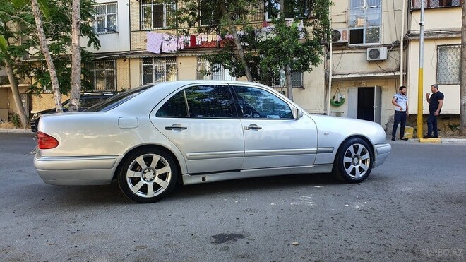 Mercedes E 200 1997, 360,000 km - 2.0 l - Bakı