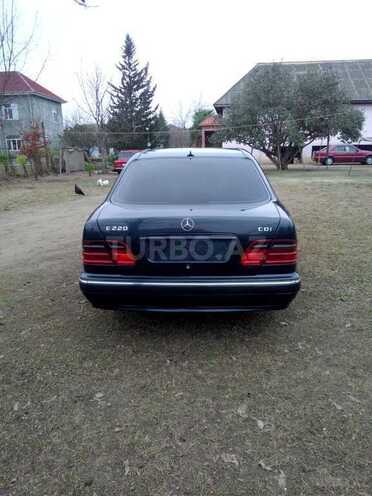 Mercedes E 220 1999, 311,000 km - 2.2 л - Astara
