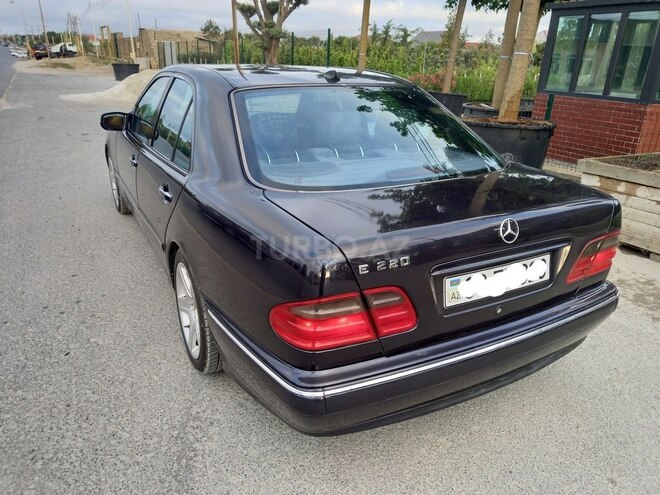 Mercedes E 220 2000, 356,231 km - 2.2 л - Bakı