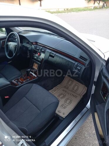 Mercedes E 240 2001, 238,000 km - 2.6 l - Şirvan