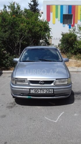 Opel Vectra 1995, 299,800 km - 1.8 л - Bakı
