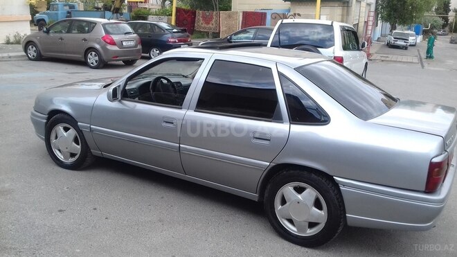 Opel Vectra 1995, 299,800 km - 1.8 л - Bakı