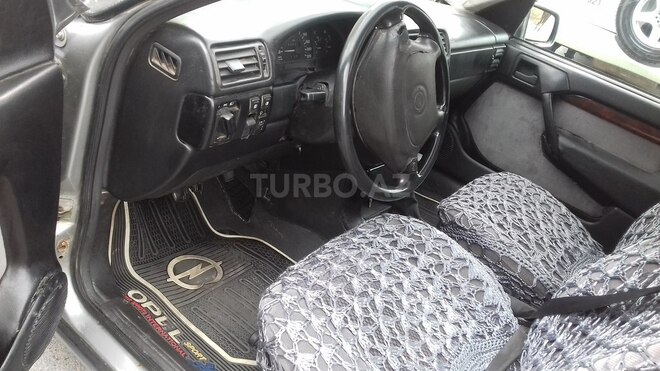 Opel Vectra 1995, 299,800 km - 1.8 л - Bakı