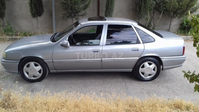 Opel Vectra 1995, 299,800 km - 1.8 л - Bakı