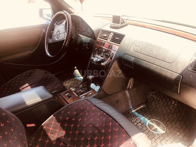 Mercedes C 180 1999, 185,000 km - 1.8 л - Tovuz