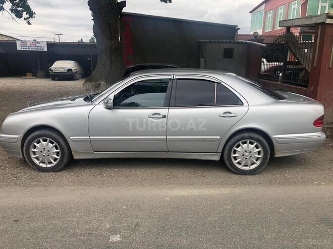 Mercedes E 240 1999, 483,790 km - 2.4 l - Xudat