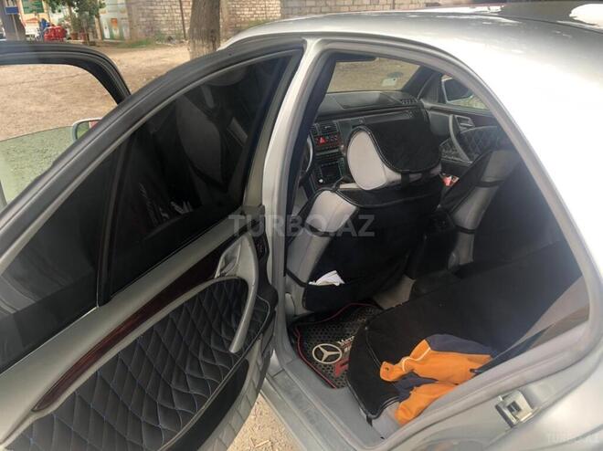 Mercedes E 240 1999, 483,790 km - 2.4 l - Xudat