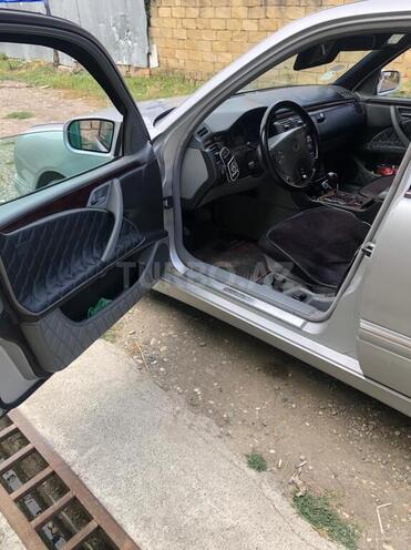 Mercedes E 240 1999, 483,790 km - 2.4 l - Xudat
