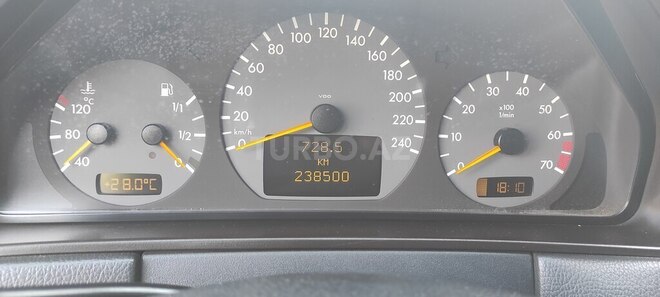Mercedes E 240 2000, 238,500 km - 2.4 l - Bakı