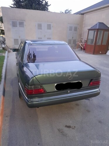 Mercedes E 220 1993, 200,000 km - 2.2 l - Bakı
