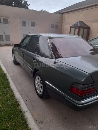 Mercedes E 220 1993, 200,000 km - 2.2 l - Bakı