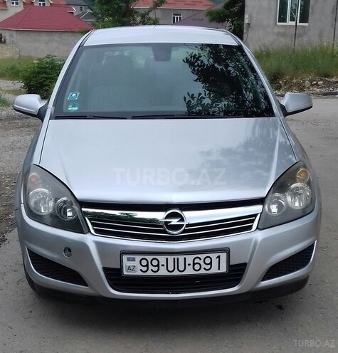 Opel Astra 2009, 194,000 km - 1.4 л - Quba