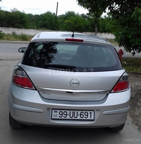Opel Astra 2009, 194,000 km - 1.4 л - Quba