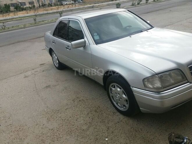 Mercedes C 230 1997, 260,000 km - 2.3 l - Sumqayıt
