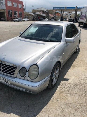 Mercedes E 320 1996, 250,000 km - 3.2 l - Quba