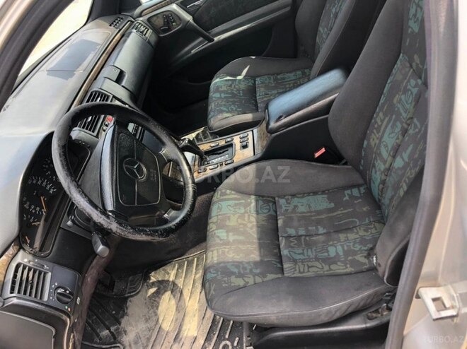Mercedes E 320 1996, 250,000 km - 3.2 l - Quba