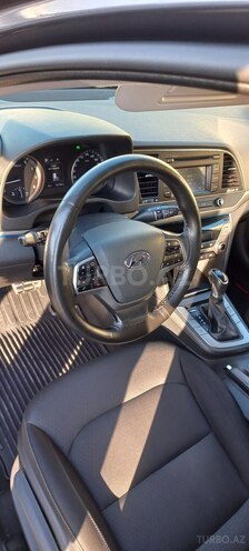 Hyundai Elantra 2018, 120,000 km - 2.0 l - Bakı