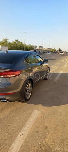 Hyundai Elantra 2018, 120,000 km - 2.0 l - Bakı