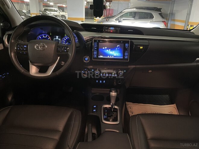 Toyota Hilux 2019, 15,551 km - 2.4 l - Bakı