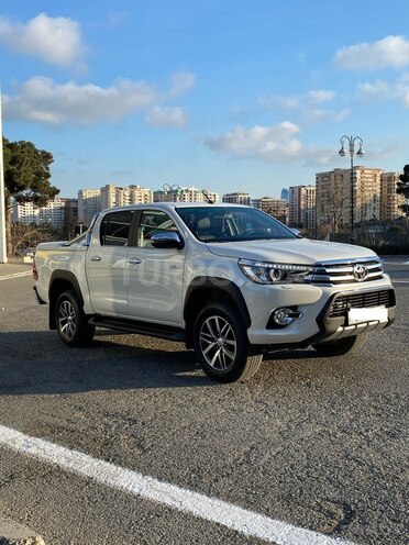 Toyota Hilux 2019, 15,551 km - 2.4 l - Bakı